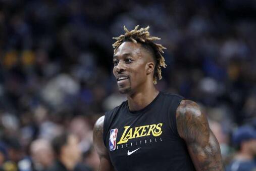 霍华德为了日薪太拼命 率领球队翻盘  看得出来想要今年的冠军戒指 