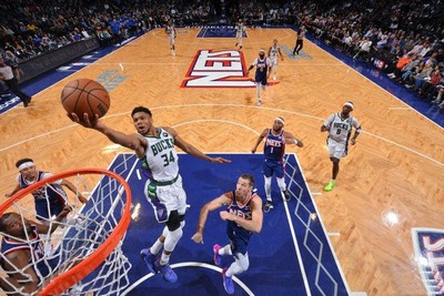 字母后撤步三分绝平篮网 篮网开始发力