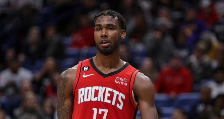 塞拉斯：伊森带来惊喜 他有抢篮板的秘诀 他会迅速成长